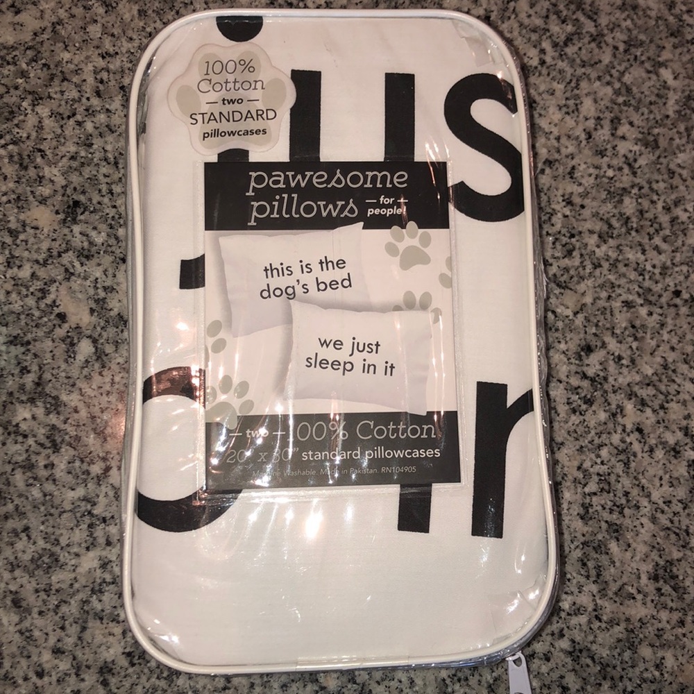NWT Standard Pillowcases - Dog owners